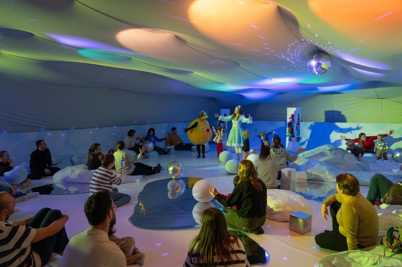 Parteneriat între Administraţia Spitalelor Bucureşti şi Opera Comică pentru Copii – Nou-născuţii din patru maternităţi primesc un ”golden ticket” pentru un spectacol senzorial