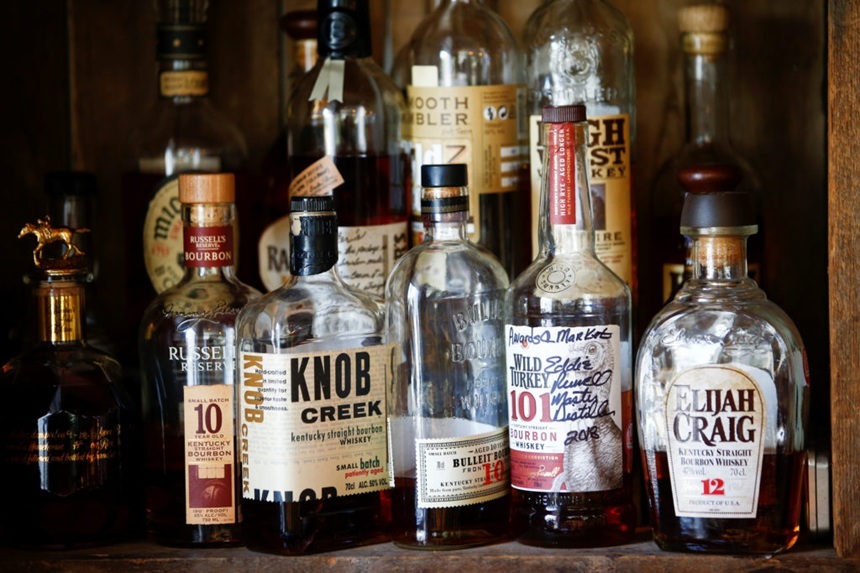 STUDIU: Consumul ocazional dar excesiv de alcool poate mări semnificativ riscul de leziuni hepatice severe